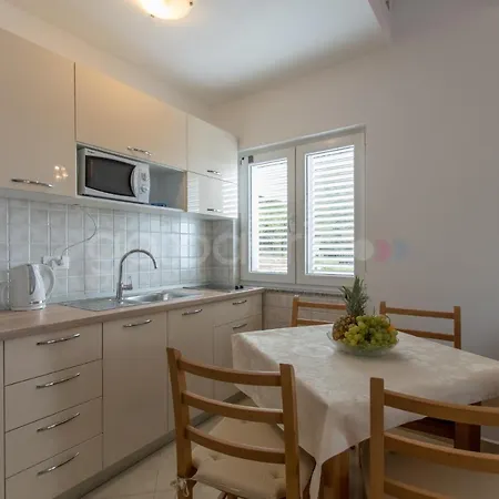 Beachview Apt Dragienne With Free Parking Apartmán