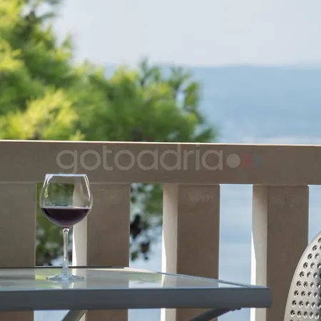 Beachview Apt Dragienne With Free Parking *