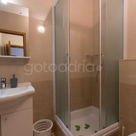 Beachview Apt Dragienne With Free Parking *