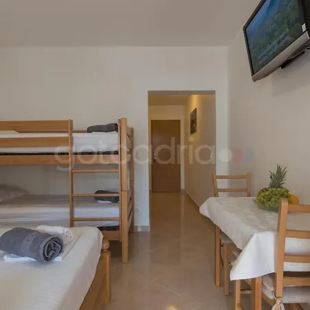 Beachview Apt Dragienne With Free Parking *