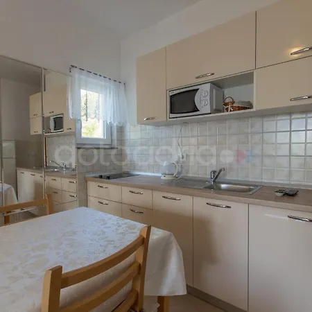 Beachview Apt Dragienne With Free Parking *
