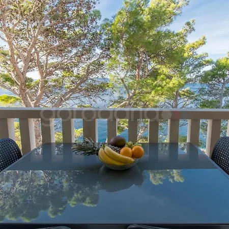 Beachview Apt Dragienne With Free Parking