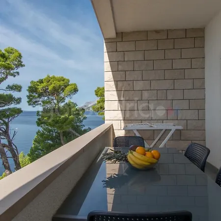 Apartment Beachview Apt Dragienne With Free Parking Brela