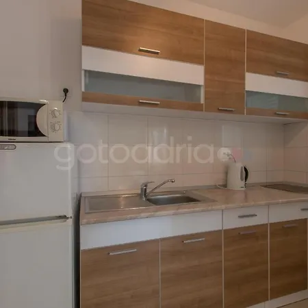 Apartment Beachview Apt Dragienne With Free Parking Brela