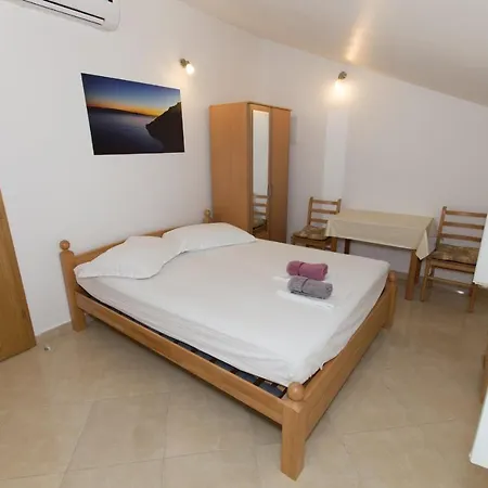 Beachview Apt Dragienne With Free Parking